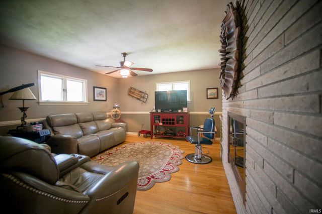 2704 Rose Drive, Vincennes, IN 47591