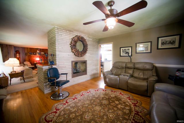 2704 Rose Drive, Vincennes, IN 47591