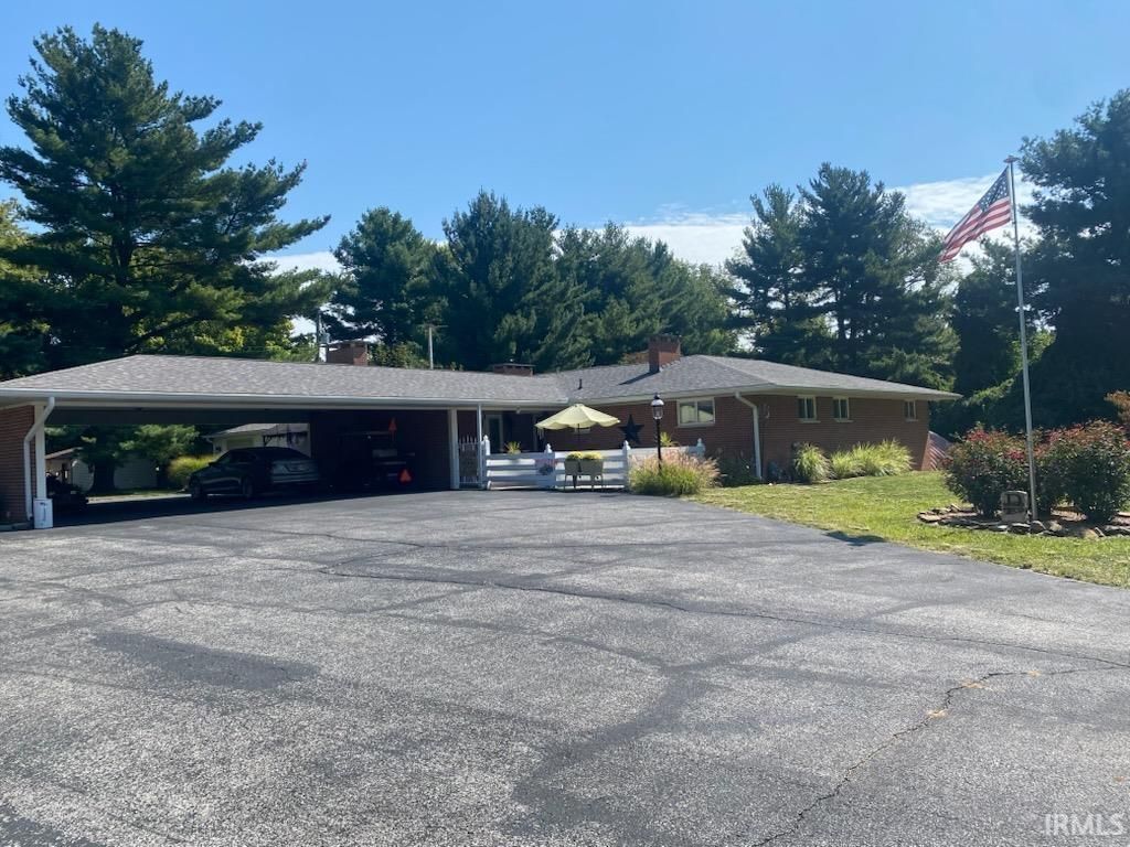 2704 Rose Drive, Vincennes, IN 47591