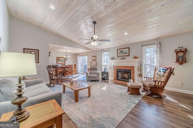 4779 Countryside Drive, Flowery Branch, GA 30542