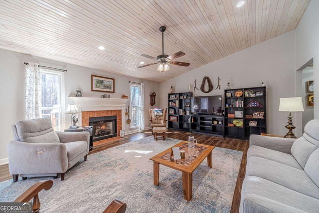 4779 Countryside Drive, Flowery Branch, GA 30542