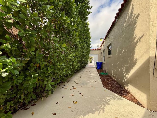 1654 SW 14th Ter 2, Miami, FL 33145