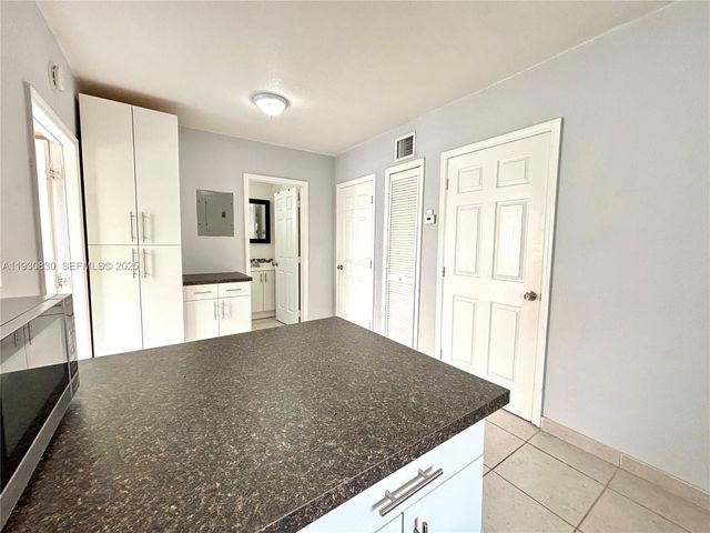 1654 SW 14th Ter 2, Miami, FL 33145