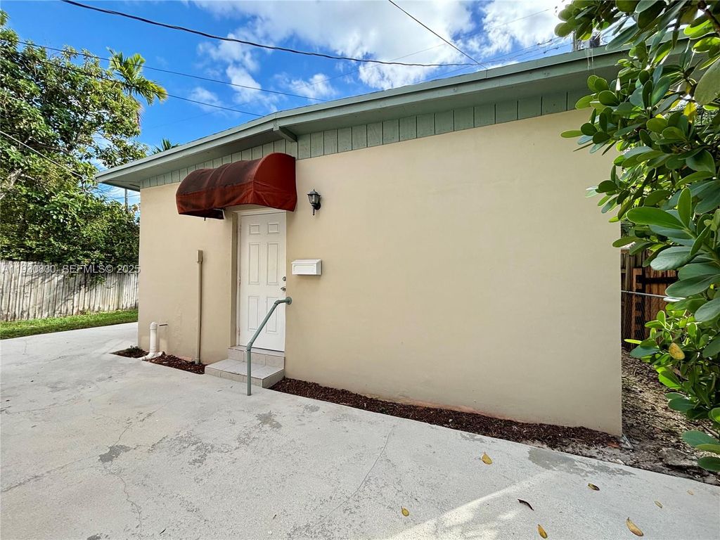 1654 SW 14th Ter 2, Miami, FL 33145