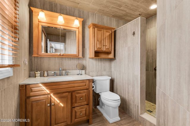 12 South Road, Monmouth Beach, NJ 07750