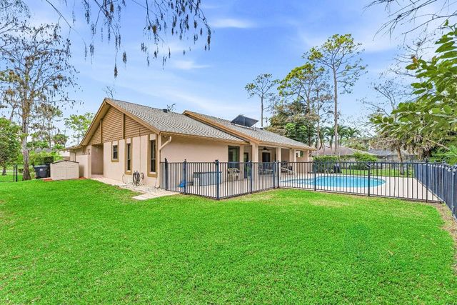 12735 Stone Pine Way, Wellington, FL 33414