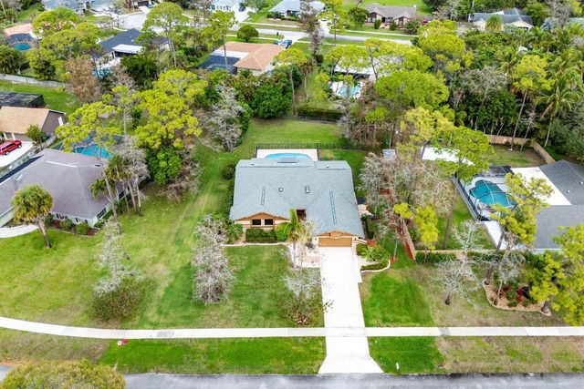 12735 Stone Pine Way, Wellington, FL 33414