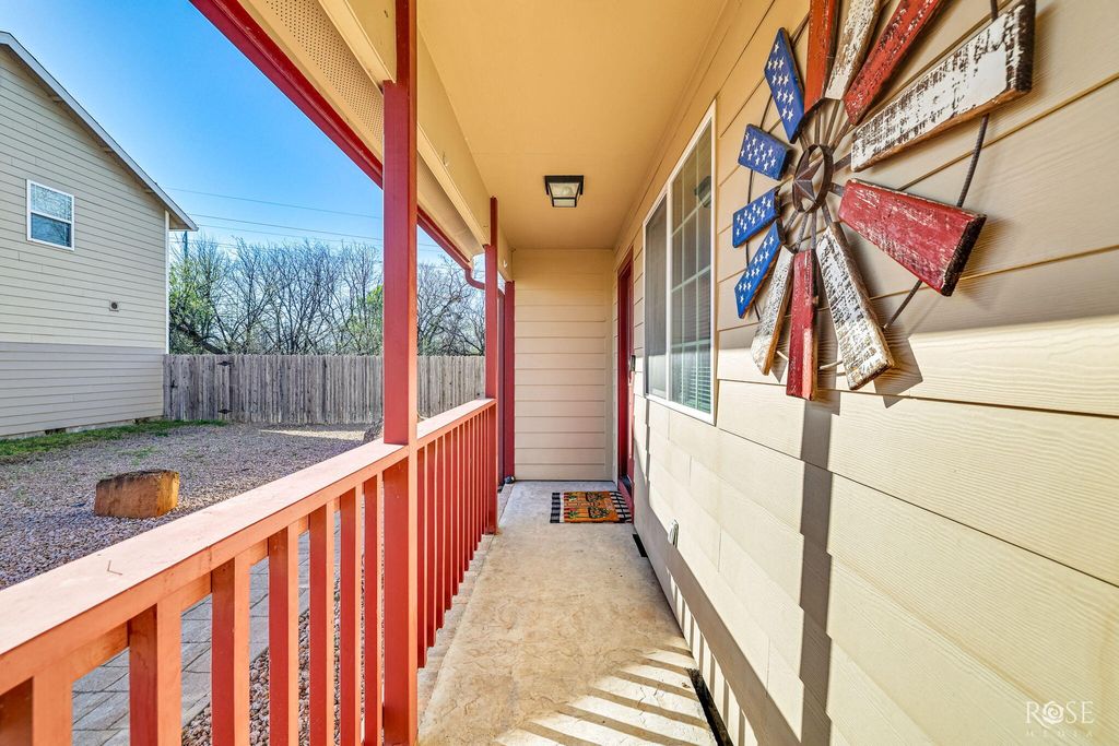 Image 4 of property listing at 1517 Natalie Lane, San Angelo, TX 76904