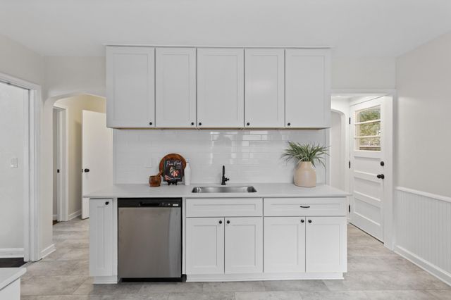 1290 Livingston Avenue, West Saint Paul, MN 55118