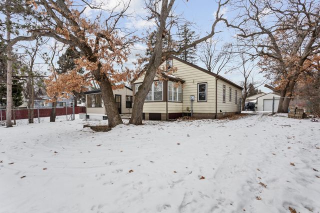 1290 Livingston Avenue, West Saint Paul, MN 55118