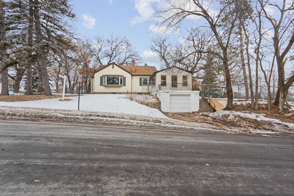 1290 Livingston Avenue, West Saint Paul, MN 55118