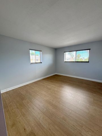 1501 Crescent Circle, West Palm Beach, FL 33403