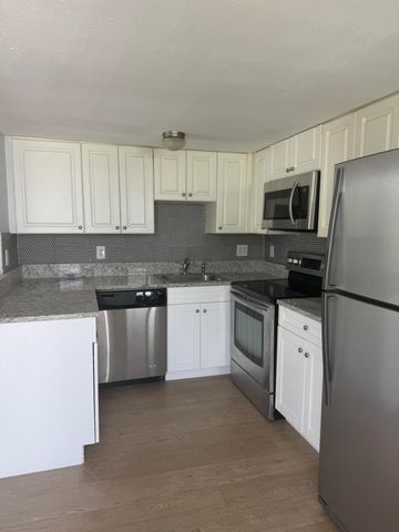 1501 Crescent Circle, West Palm Beach, FL 33403
