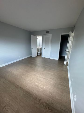 1501 Crescent Circle, West Palm Beach, FL 33403