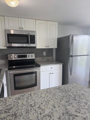 1501 Crescent Circle, West Palm Beach, FL 33403