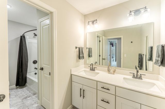 173 Junco Road N, Lake Elmo, MN 55042