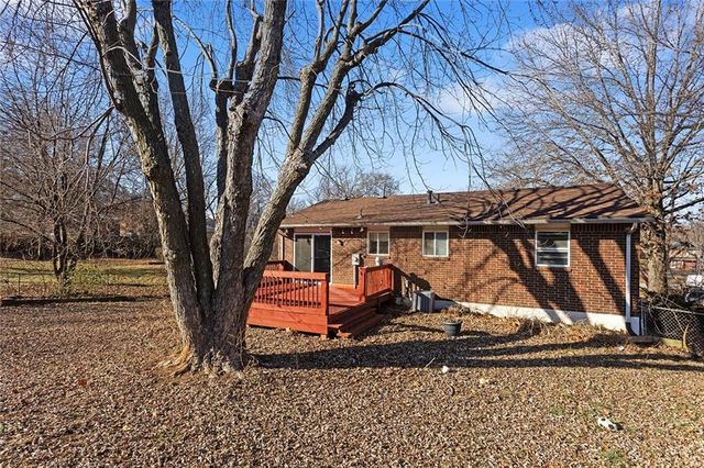 16525 E 35th St Court S, Independence, MO 64055