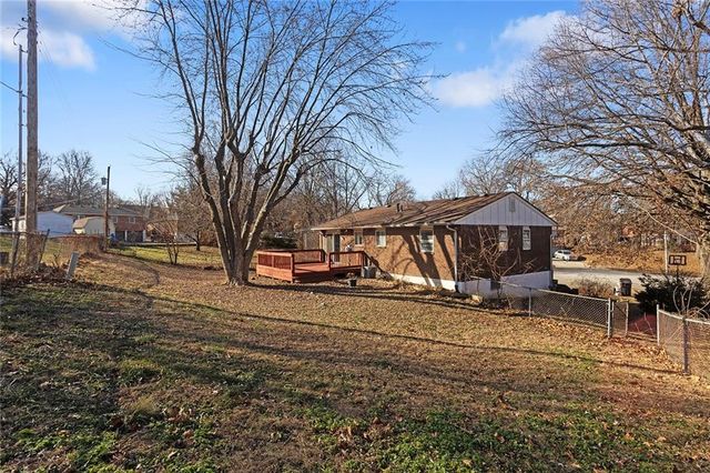 16525 E 35th St Court S, Independence, MO 64055