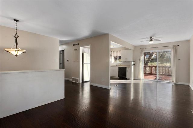 16525 E 35th St Court S, Independence, MO 64055