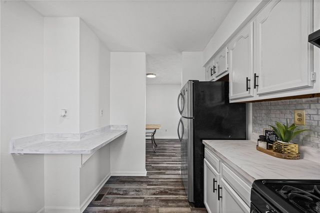 185 Central Park, Rochester, NY 14605