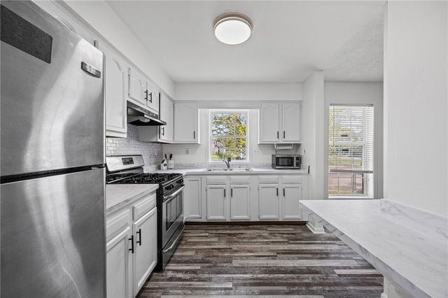 185 Central Park, Rochester, NY 14605