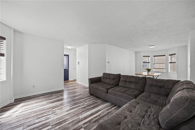 185 Central Park, Rochester, NY 14605