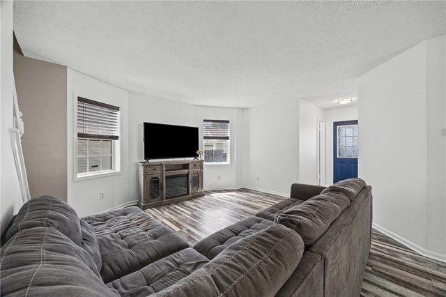185 Central Park, Rochester, NY 14605
