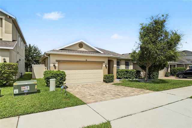 2212 NAPONE LANE, Minneola, FL 34715