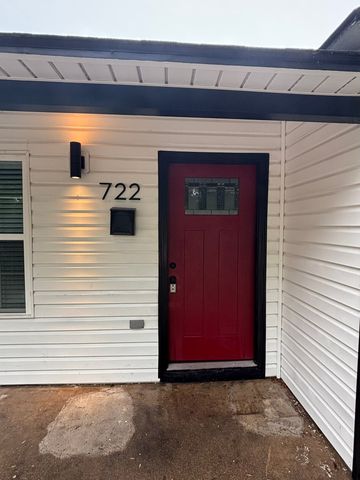 722 SE 11th Street, Grand Prairie, TX 75051