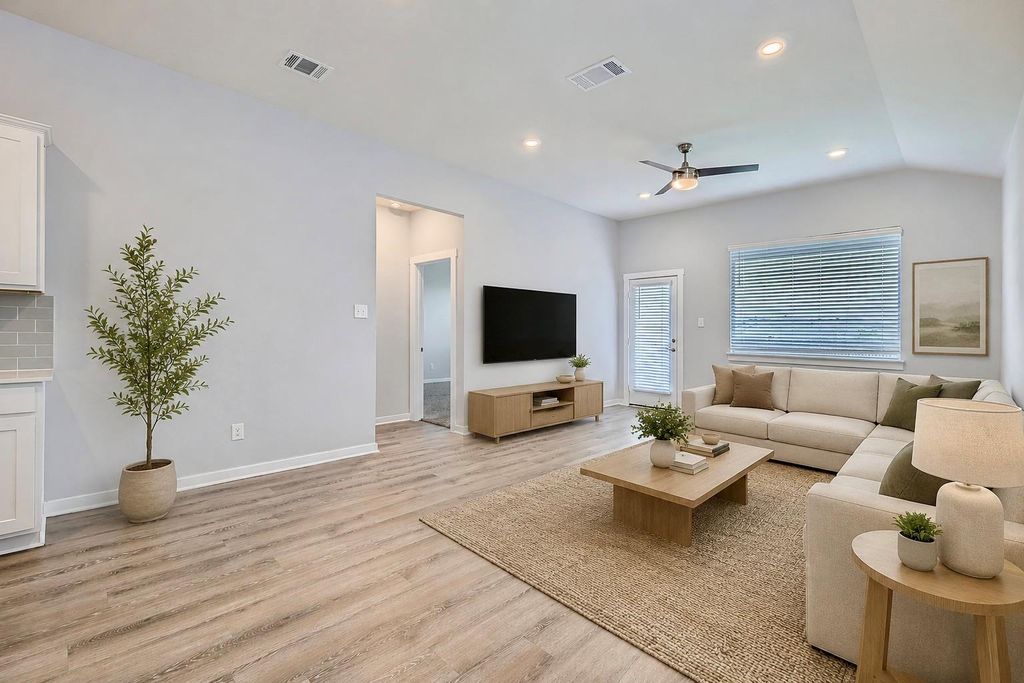 222 New Hampton WAY, San Marcos, TX 78666