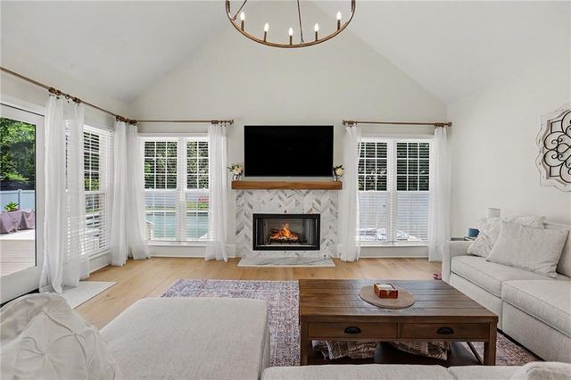 565 Wexford Hollow Run, Roswell, GA 30075