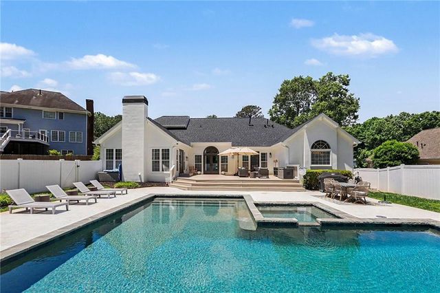 565 Wexford Hollow Run, Roswell, GA 30075