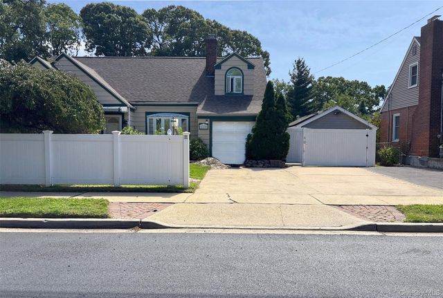 620 Grant Avenue, Baldwin, NY 11510