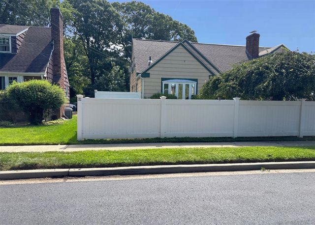620 Grant Avenue, Baldwin, NY 11510