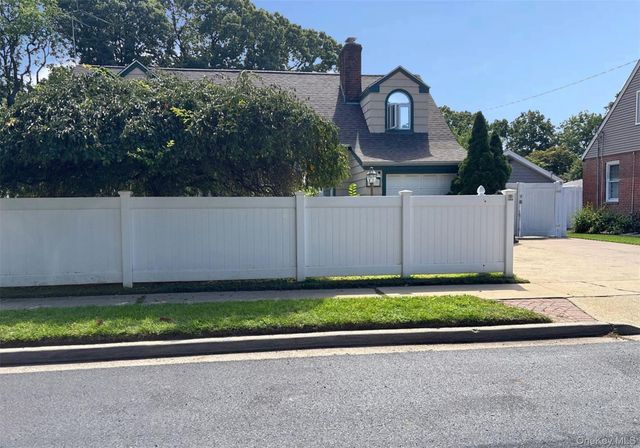 620 Grant Avenue, Baldwin, NY 11510