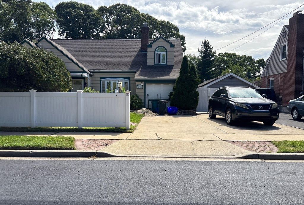 620 Grant Avenue, Baldwin, NY 11510 — photo 2