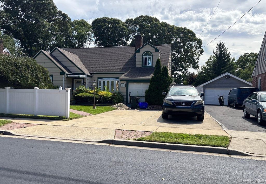 620 Grant Avenue, Baldwin, NY 11510 — photo 3