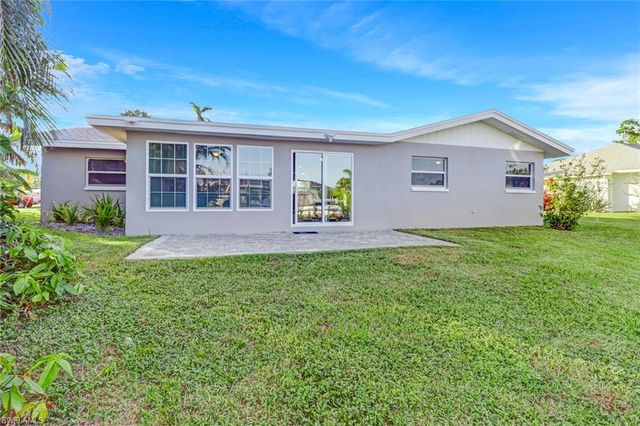 4312 S Bay CIR, North Fort Myers, FL 33903