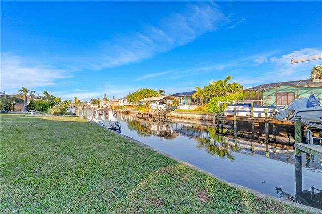 4312 S Bay CIR, North Fort Myers, FL 33903