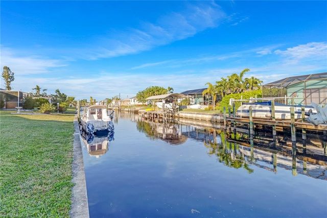 4312 S Bay CIR, North Fort Myers, FL 33903