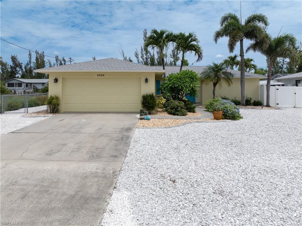 5258 Genesee PKWY, Bokeelia, FL 33922