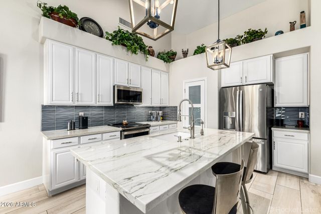 2486 W SHANNON Street, Chandler, AZ 85224