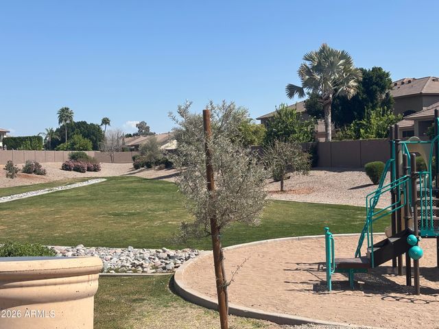 2486 W SHANNON Street, Chandler, AZ 85224