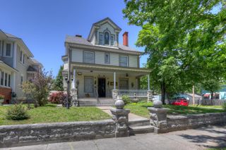 102 S Moffet Avenue, Joplin, MO 64801