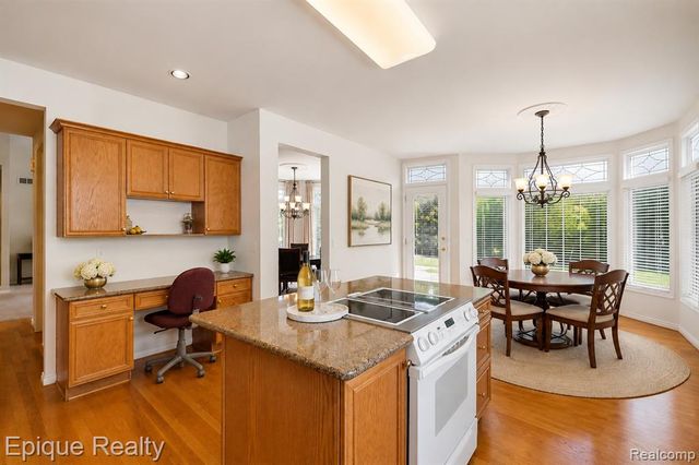 5675 Golf Pointe Drive, Clarkston, MI 48348