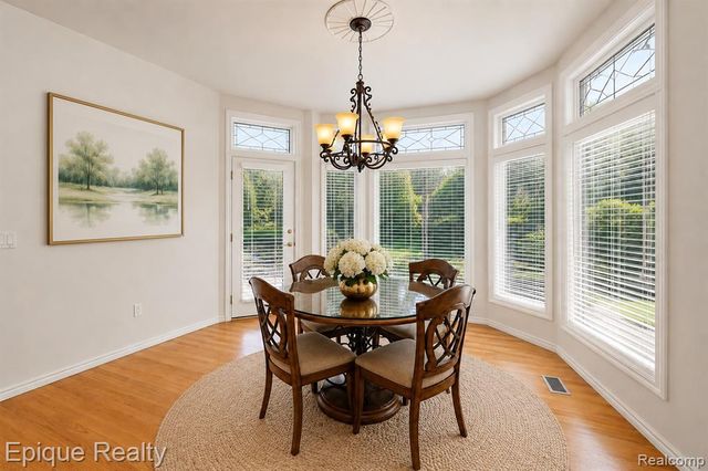 5675 Golf Pointe Drive, Clarkston, MI 48348