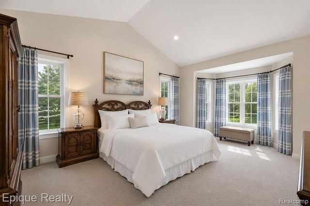 5675 Golf Pointe Drive, Clarkston, MI 48348