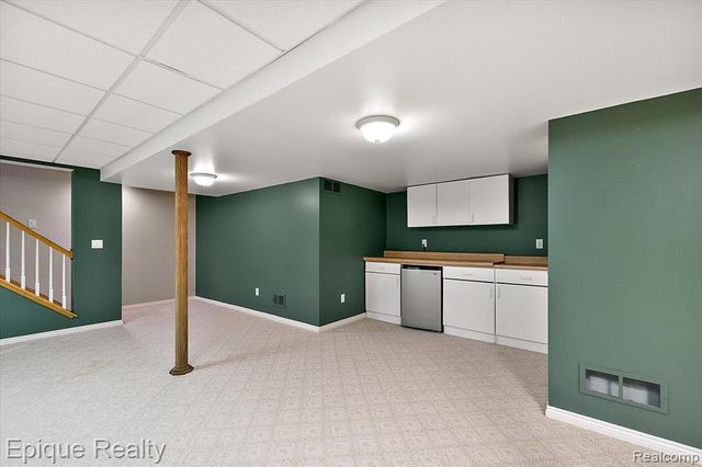 5675 Golf Pointe Drive, Clarkston, MI 48348