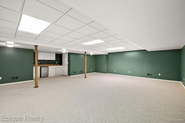 5675 Golf Pointe Drive, Clarkston, MI 48348