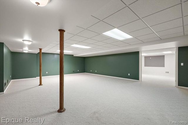 5675 Golf Pointe Drive, Clarkston, MI 48348